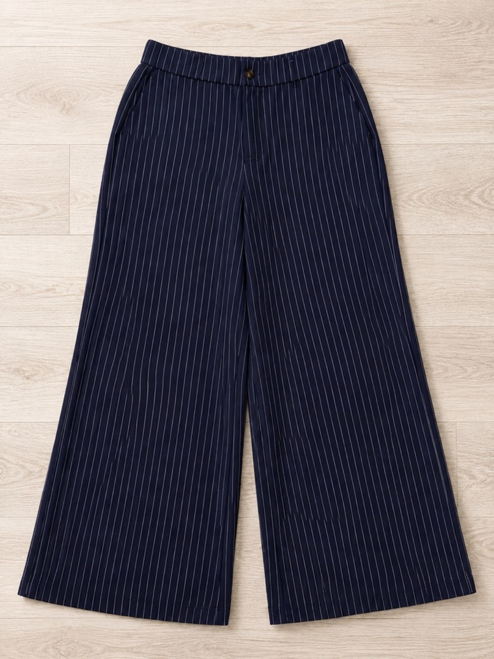 Women's Black Pinstripe Straight Leg Pants (C/38)
